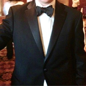 Tommy Hilfiger Black Tuxedo Size 40R